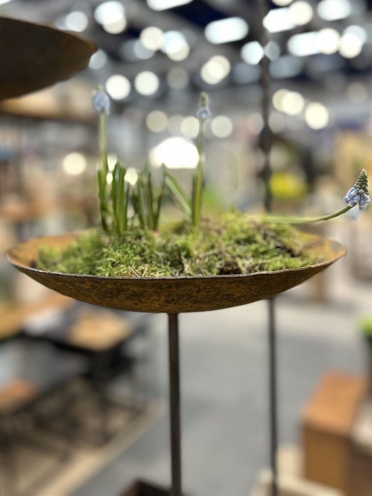 Iron Bee Spa 110 cm – dekorativ ståldetalj för trädgård