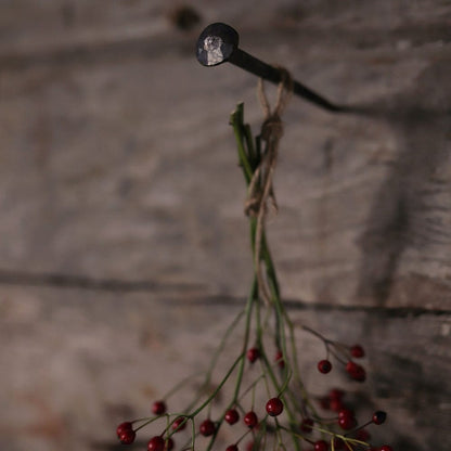 Handsmidd spik – väggkrok i stål, 15 eller 20 cm