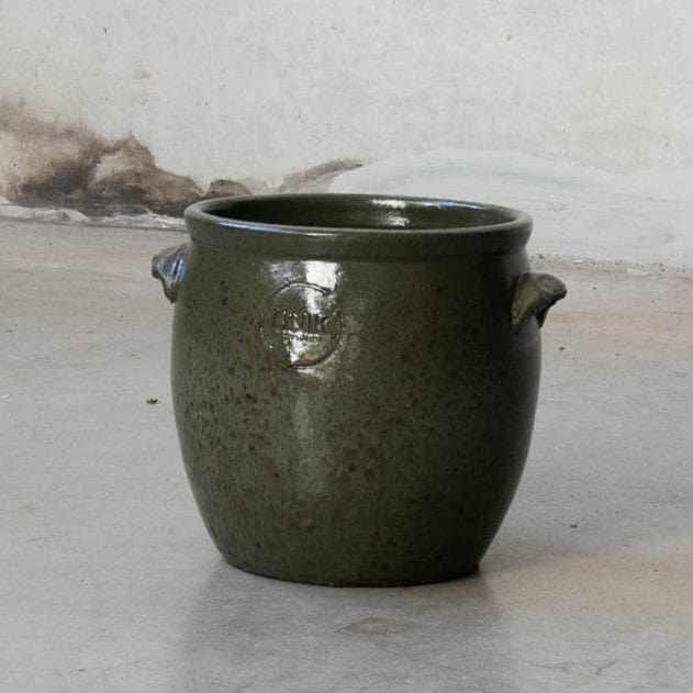 Keramikkruka med öron – Olivgrön, handdrejad 12x16 cm