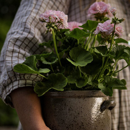 Keramikkruka med öron –Taupe, handdrejad 12x16 cm