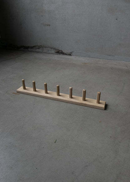 Unik By Hand Kroklister 70cm 7 krokar Knopplist i ek – med handsnidade krokar