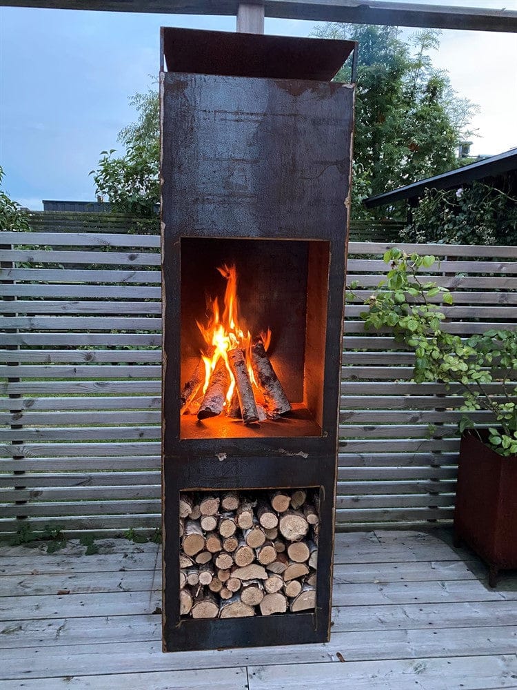 Outdoor Fireplace 120 cm – rustik eldstad i stål för uteplats