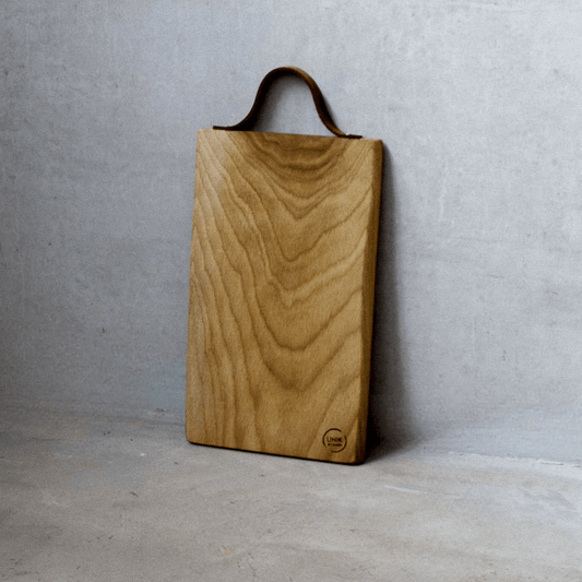 Unik By Hand Skärbrädor Skärbräda i ek med läderhandtag - 24x40 cm