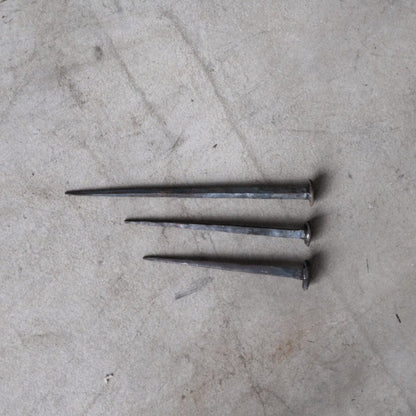 Unik by Hand Dekorationer Handsmidd spik – väggkrok i stål, 15 cm