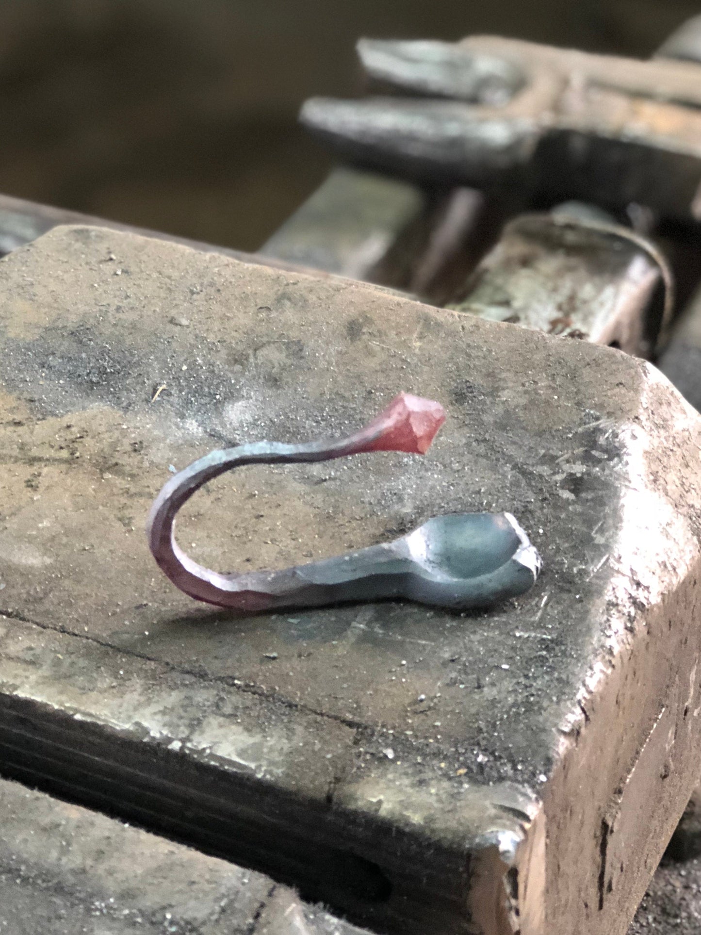 Unik By Hand Dekorationer Handsmidd väggkrok i stål