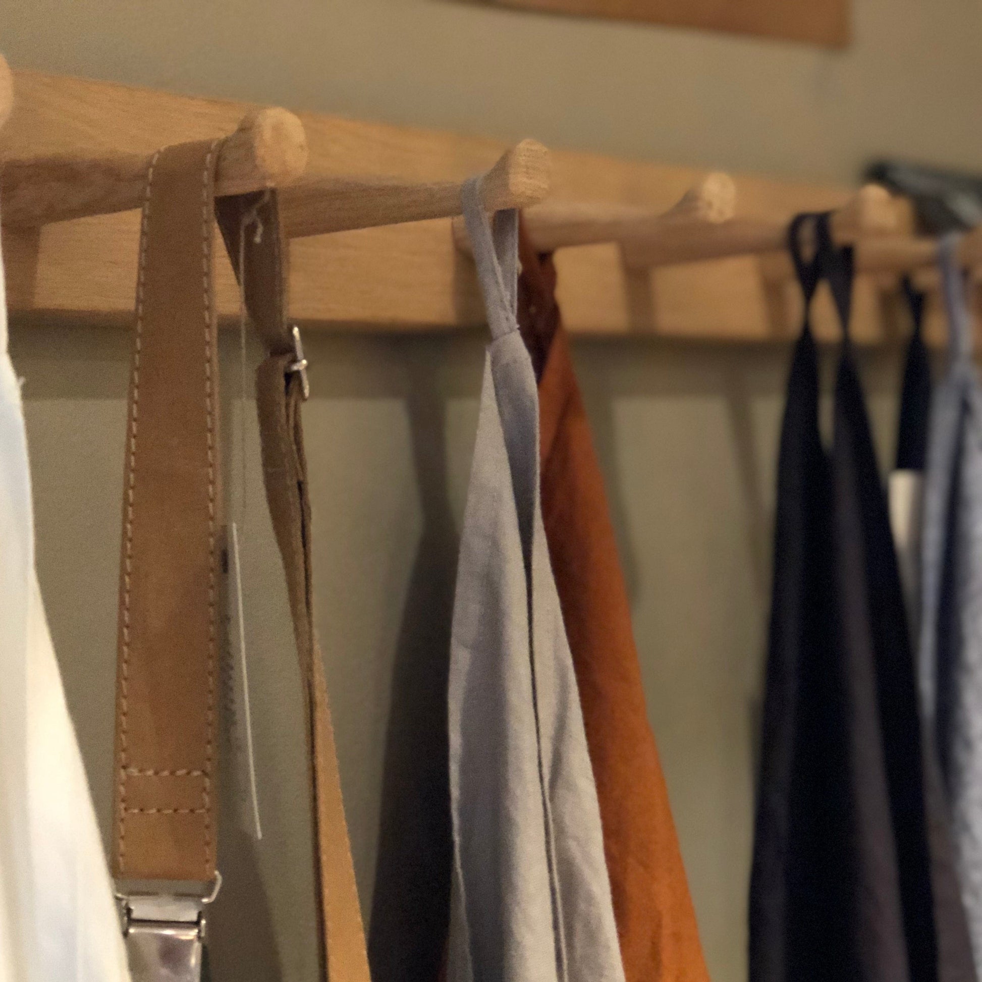 Unik By Hand Kroklister Knopplist i ek – med handsnidade krokar