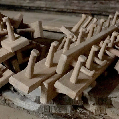 Unik By Hand Kroklister Knopplist i ek – med handsnidade krokar