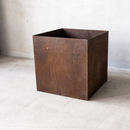 Unik By Hand Krukor 50x50x50 cmH Kvadratisk stålkruka – Unik by Hand