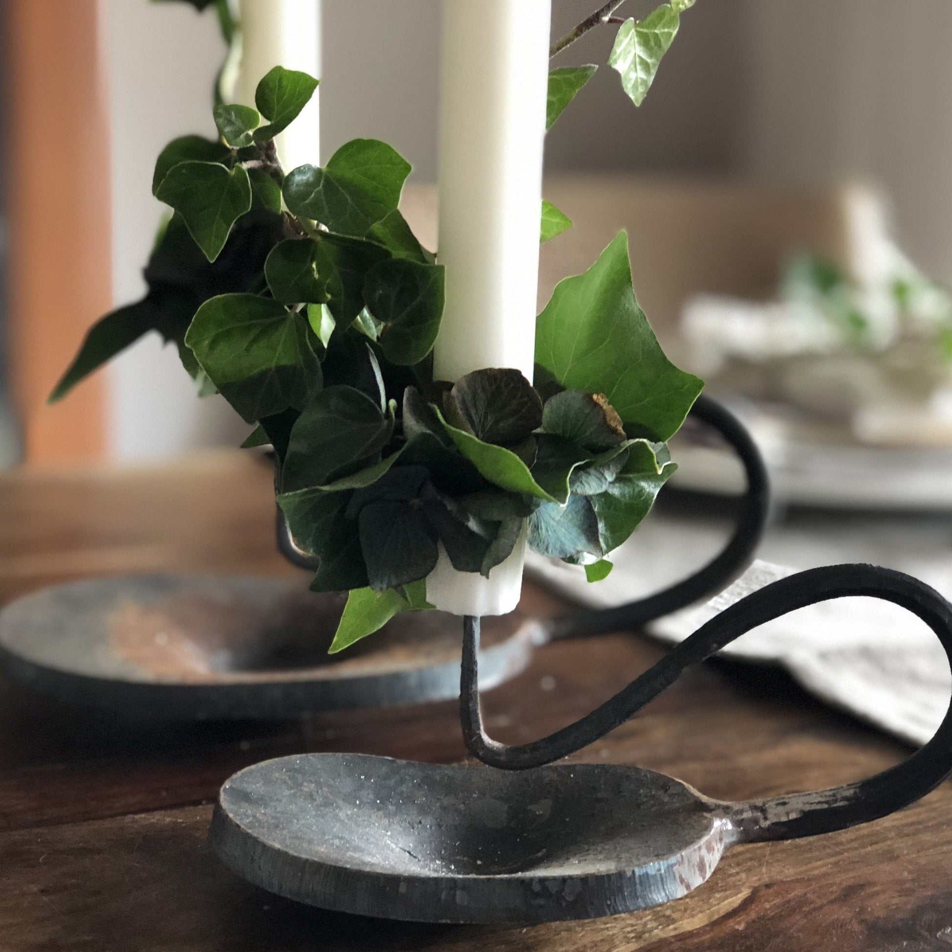 Unik By Hand Ljusstakar Oval ljusstake i handsmitt stål - 8x12 cm