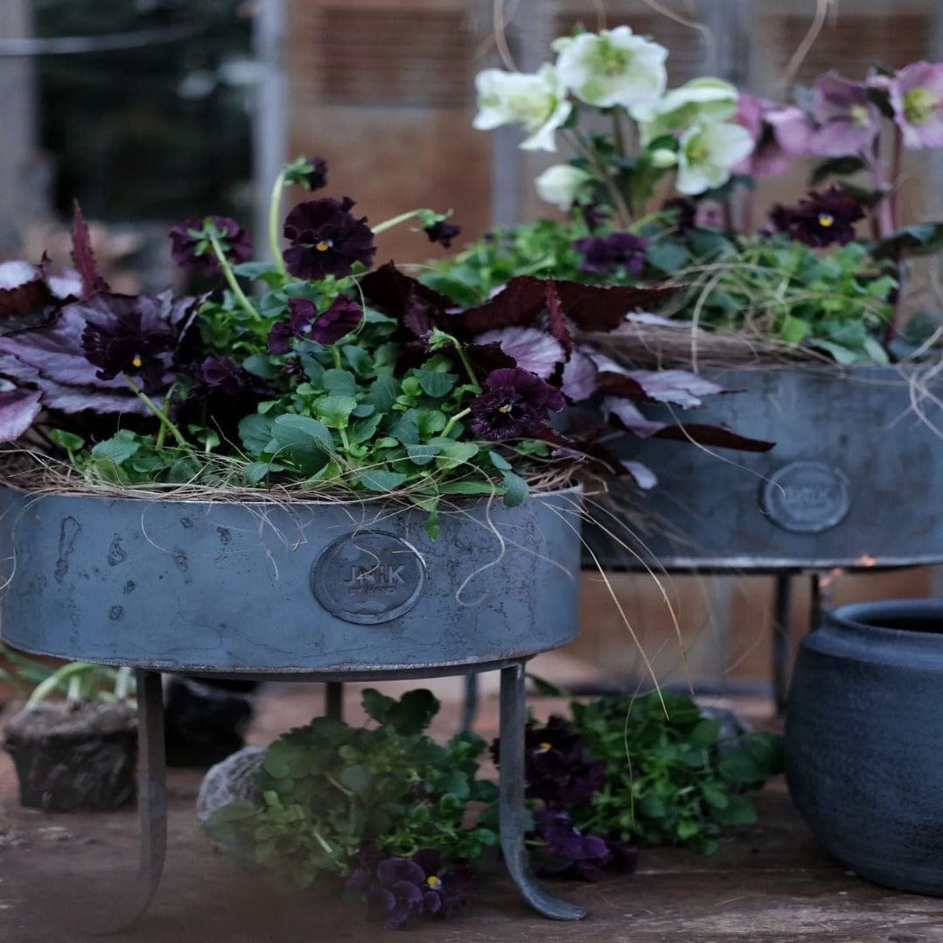 Unik by Hand Underreden Runt underrede i stål- hög modell med smidda fötter