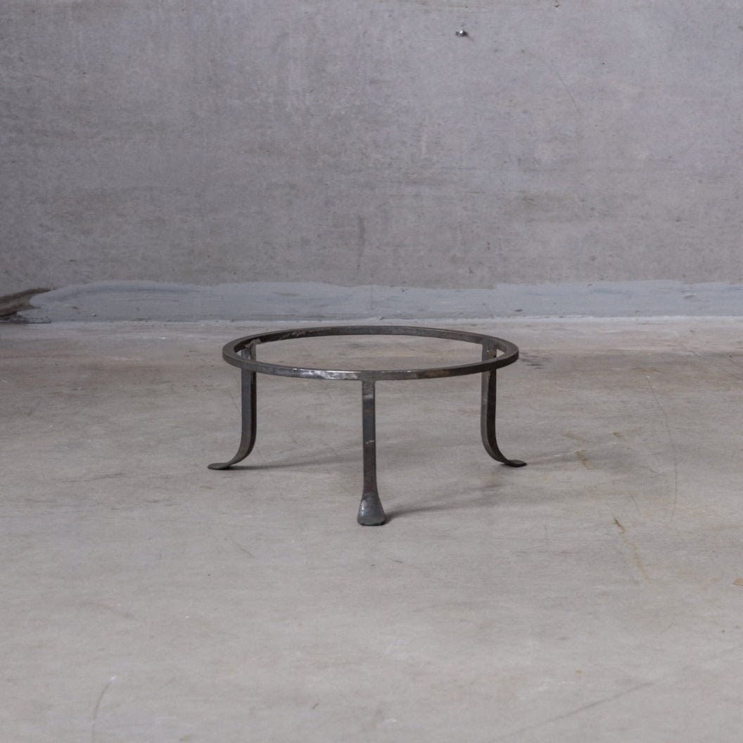 Unik by Hand Underreden 37 cm Runt underrede i stål- hög modell med smidda fötter